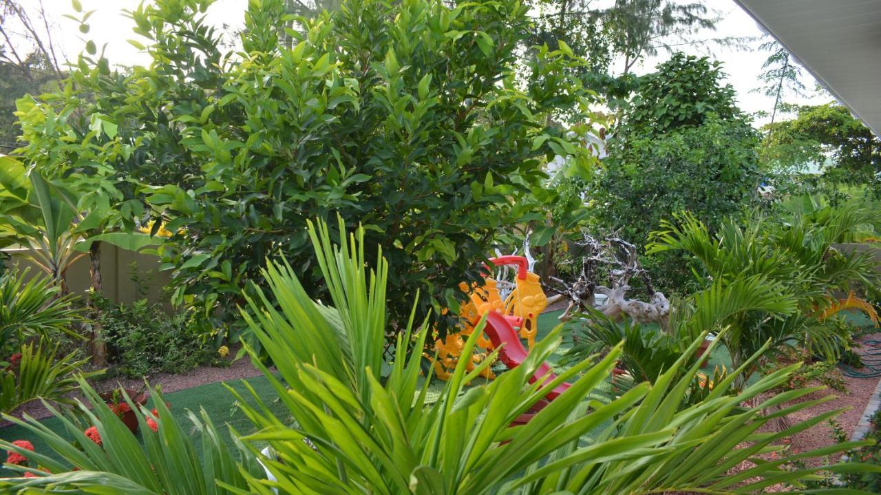 Leo'S Petit Villa Annex Praslin Exterior foto